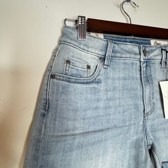 Cosmic Blue Love Jodie Distressed Cuffed Shorts Blue NWT Size 26 Denim - Picture 3 of 9